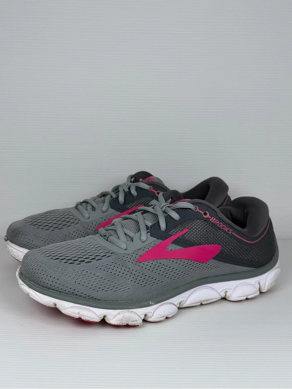 Brooks Anthem Women’s 9.5 B Gray Pink Running Walking Shoes 1202571B051